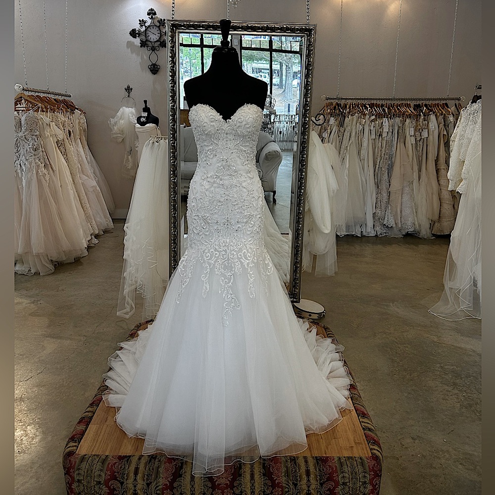 Sample Justin Alexander Bridal Gown Style #:88051
